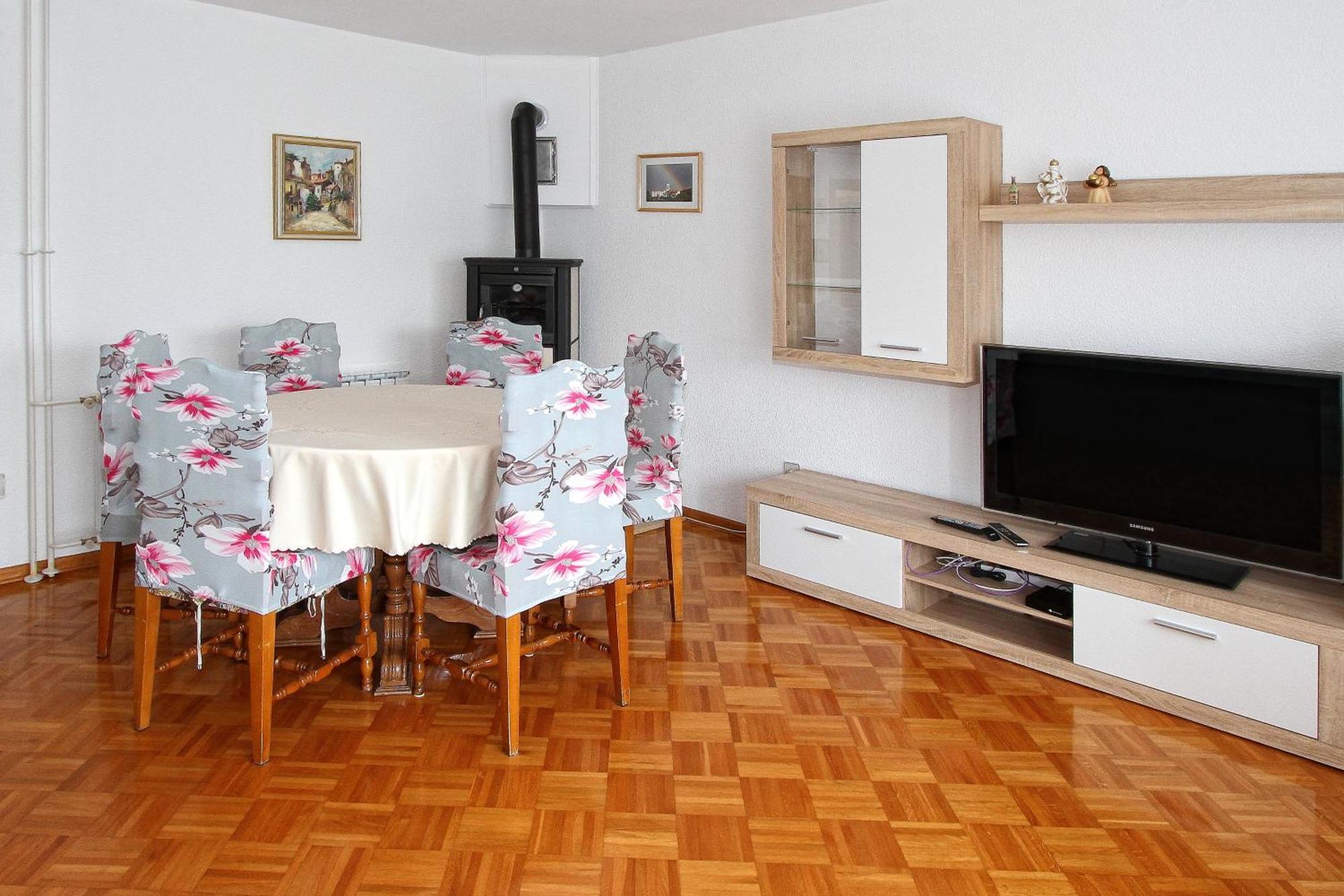 Hisa Korte Apartment
